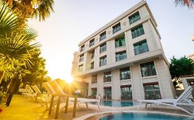 Leaf Port Hotel